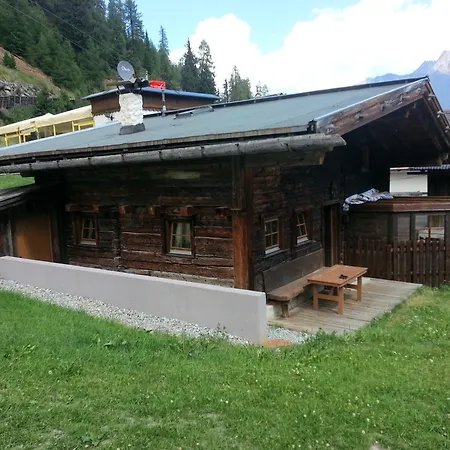 Hüttenzeit Almhütte *