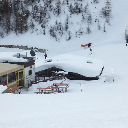 Huettenzeit Almhuette Dom wakacyjny